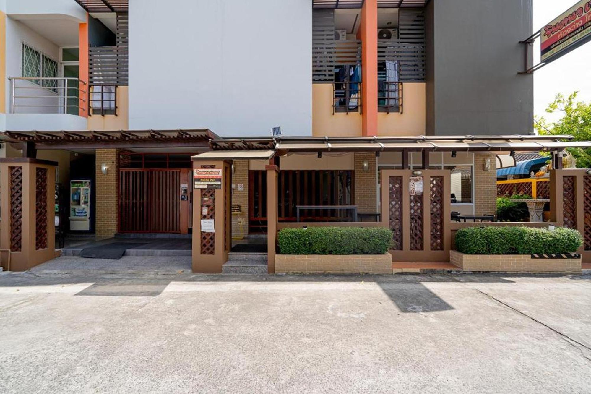 Jt Place Buriram Buri Ram Exterior foto